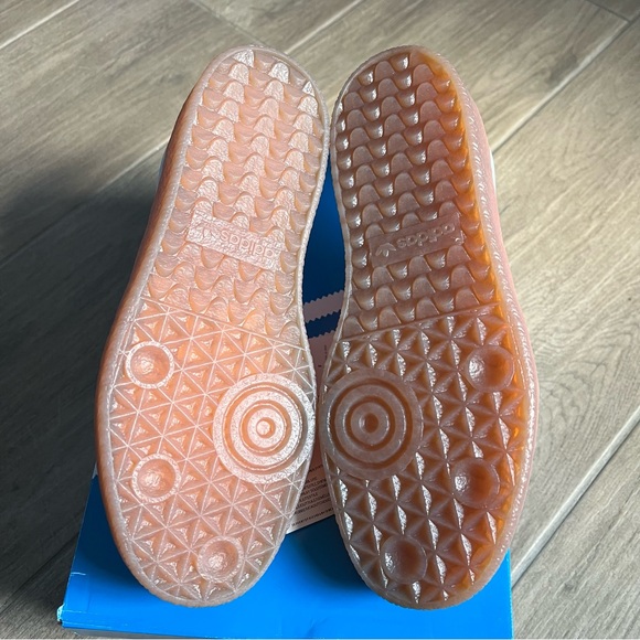 Adidas White and Pink Sneakers Classic Design - Picture 7 of 7